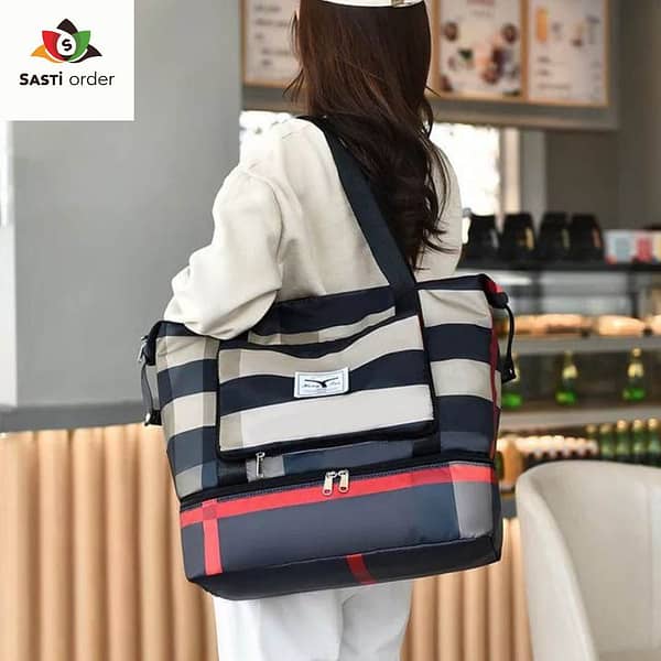Foldable Dry Wet Separation Travel Bag showcasing waterproof compartments for organizing wet and dry items, designed for hassle-free travel.